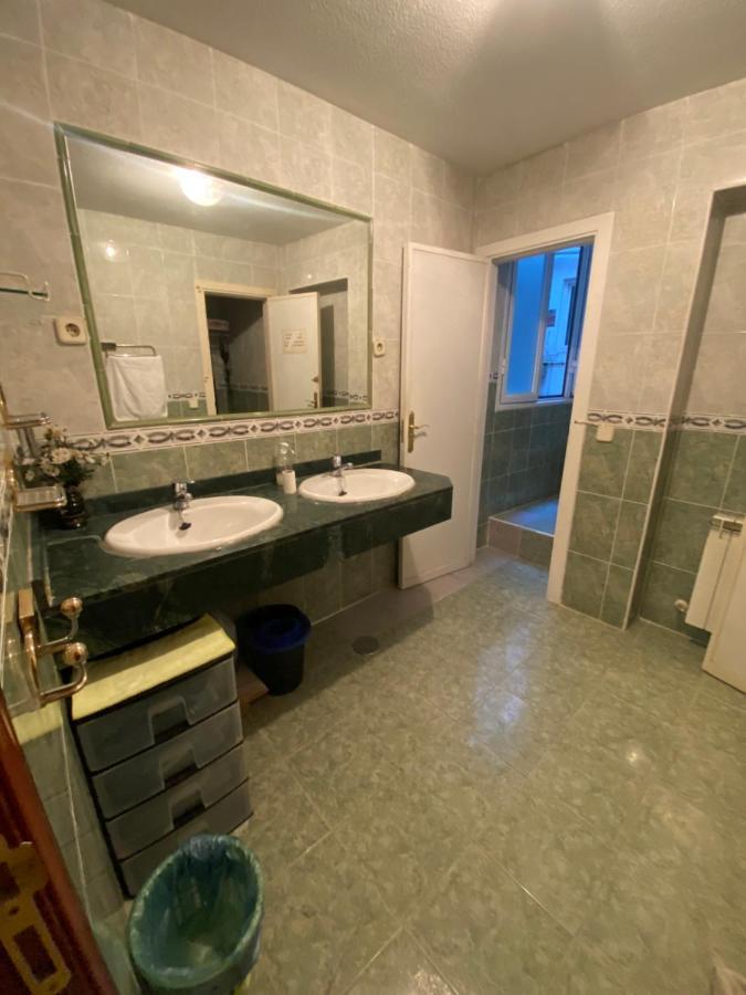 Center Madrid Habitaciones מראה חיצוני תמונה